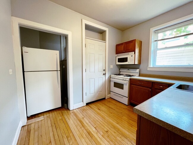 Photo - 2317 W Eastwood Ave Unidad 2W