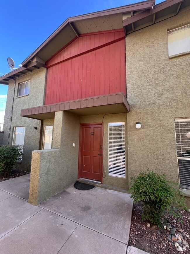 Building Photo - 4615 N 39th Ave Rental