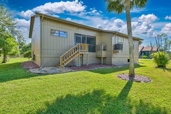 Photo - AVAILABLE 12.1 - 2/2 Villa w/ 1 Car Garage...