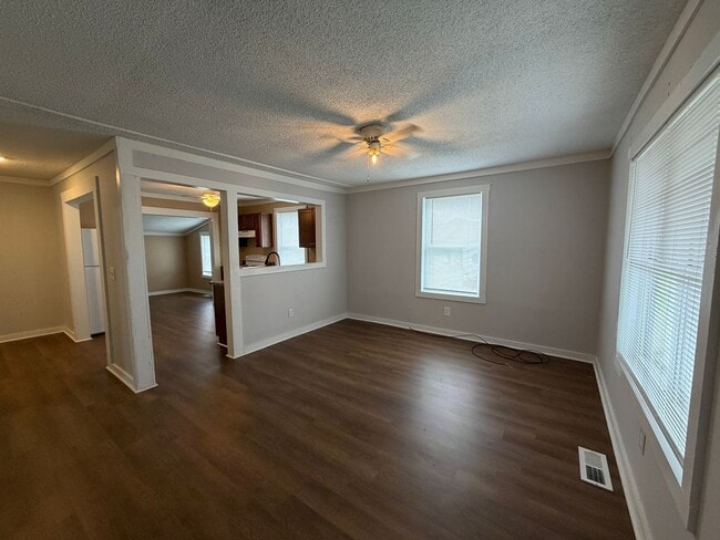 Photo - 145 Church St