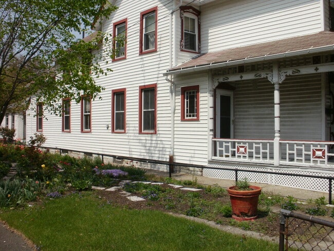Photo - 2446 W 10th St