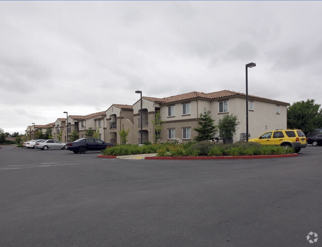 Vineyard Family Apartments - Vineyard Family Apartments