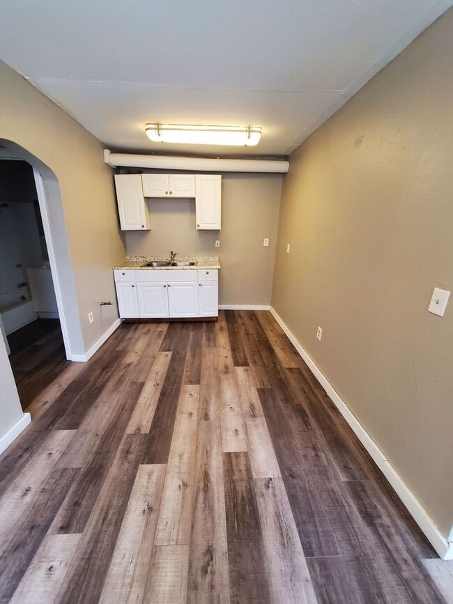 2214-2220 W Hopkins St. (8 Unit)
