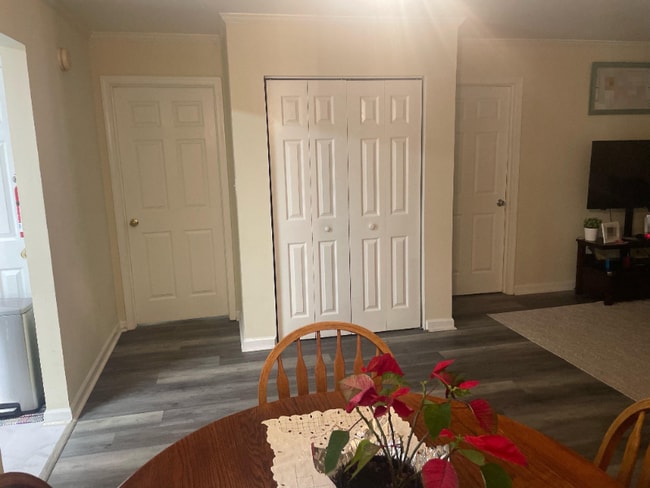 Photo - 623 Whitehall Rd Unidad B