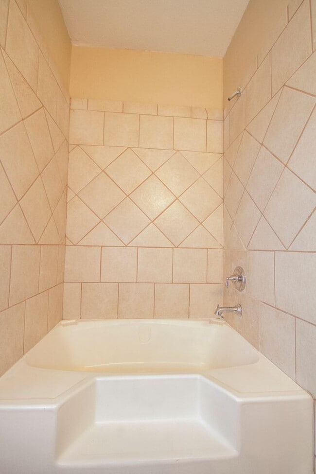 Photo - 1727 Nolan St