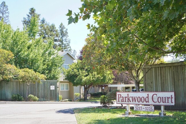 Photo - Parkwood Court Apartments