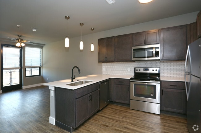 1BR, 1BA - Kitchen - Fields South
