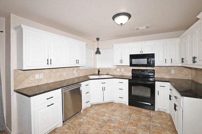 Photo - 6407 Nick St