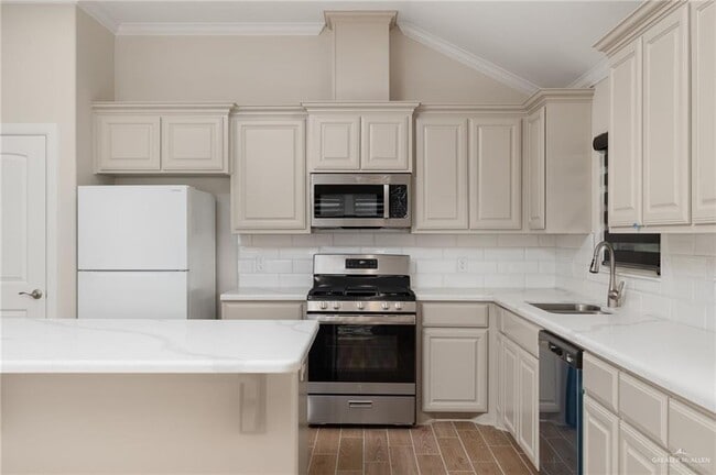 Photo - 17 Highland Ave