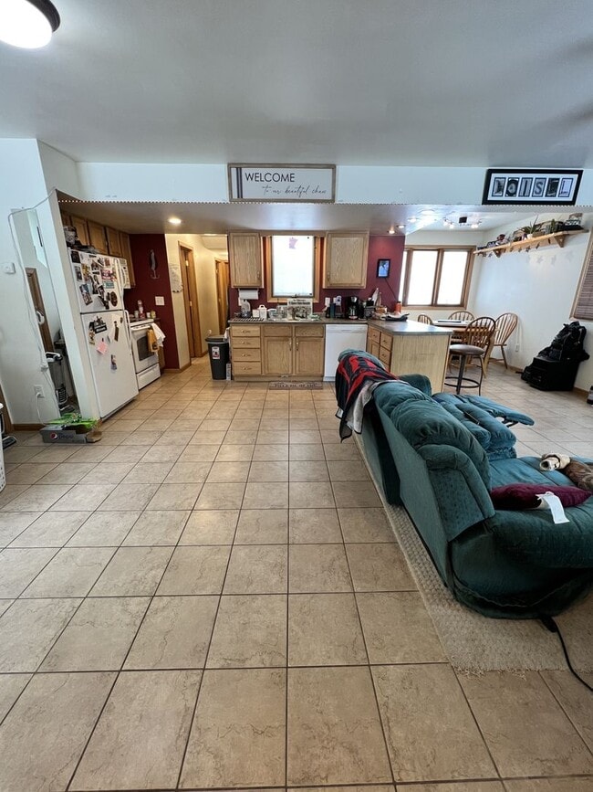 Photo - 1318 N 19th Ave E