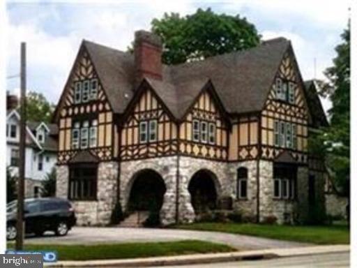 Building Photo - 25 Montrose Ave Unit 6