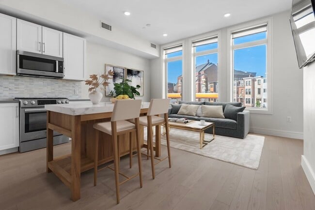 Photo - 65 Meridian St Unit 2