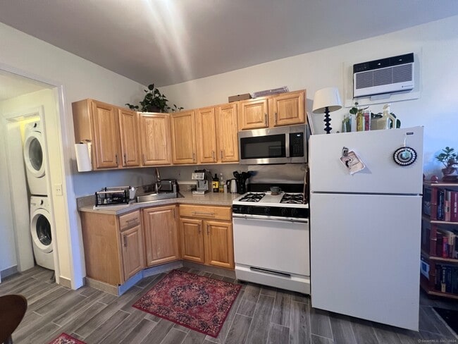 Photo - 2979 Fairfield Ave Unit 1R