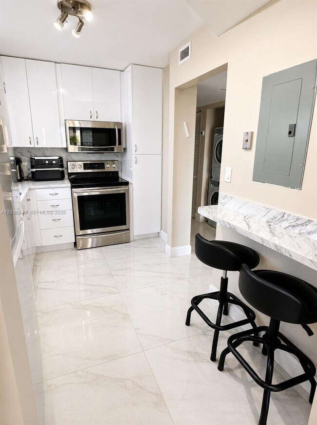 Photo - 4122 Collins Ave Unidad 6A
