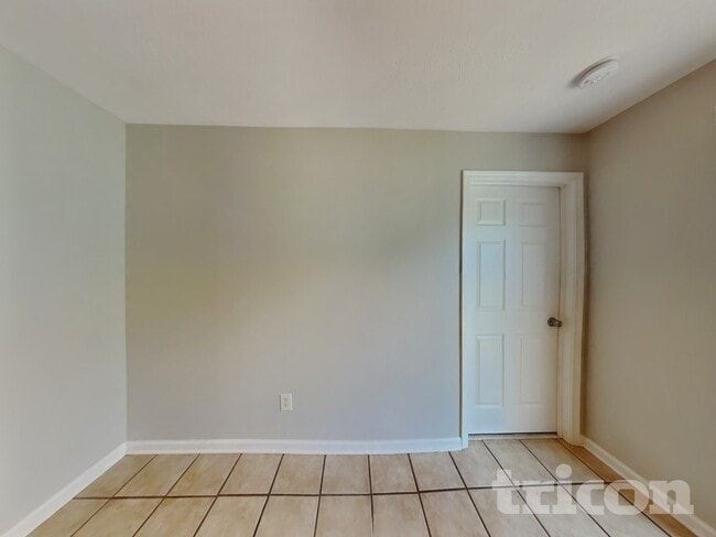 Photo - 138 Putter Point Dr