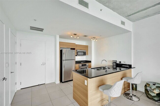 Building Photo - 3301 NE 1st Ave Unit 22