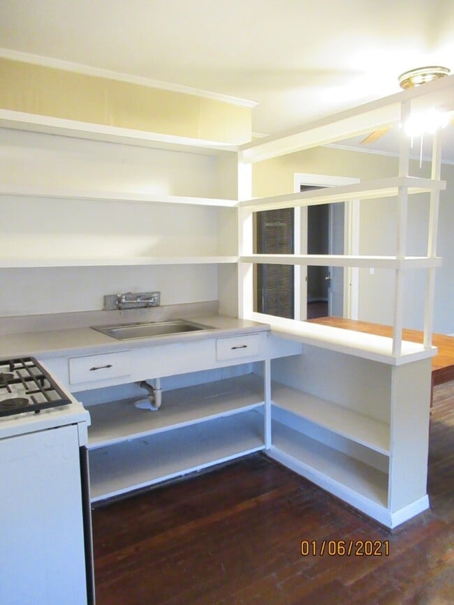 Photo - 318 Circle Way St