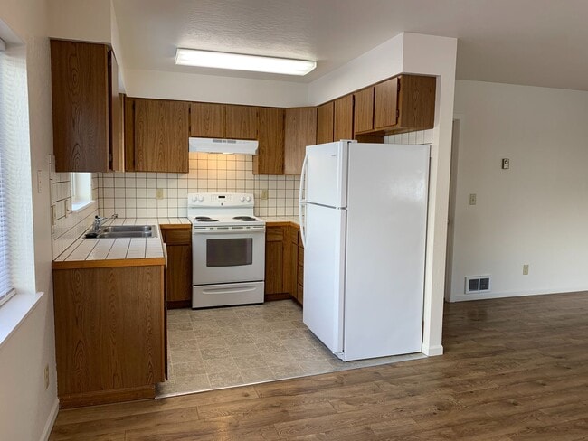 Photo - 1846-1848 Sargent Ave Unidad 1848