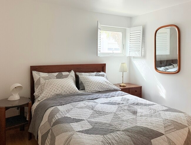 Photo - 12 Spinnaker St Unit 12B