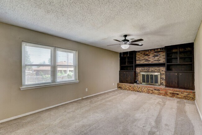 Photo - 5 bed 2 bath home in Moore,OK
