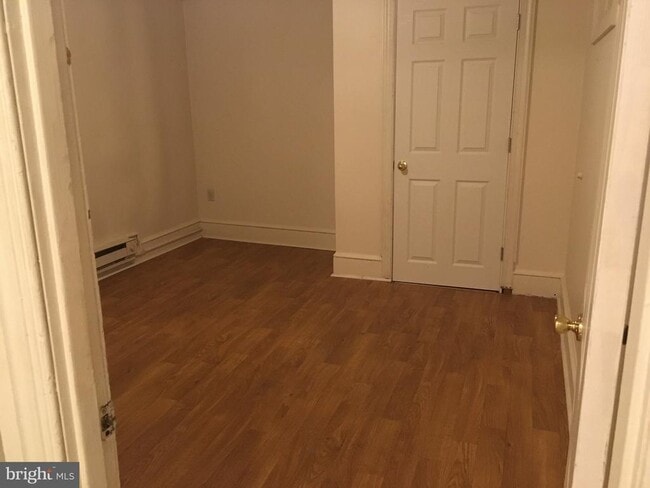 Photo - 129 E High St