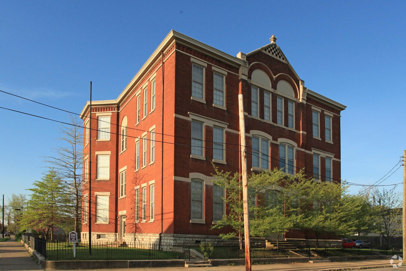 Salisbury Place - Salisbury Place Apartments