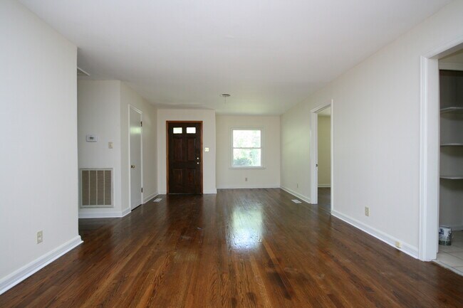 Photo - 507 Bob Wallace Ave SW