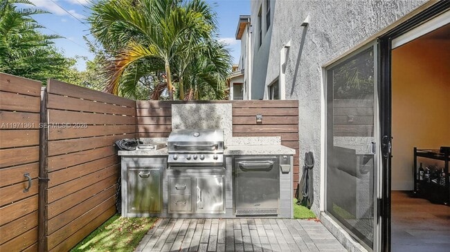 Photo - 10455 NW 82nd St Unit 9