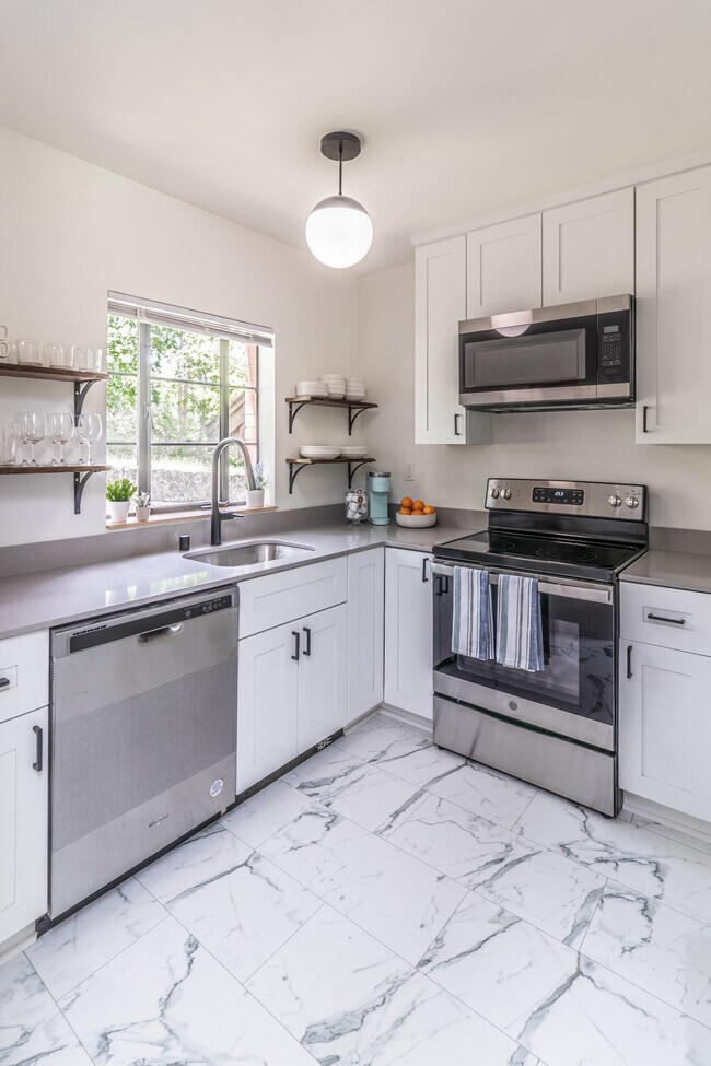 Robinwood Apartments