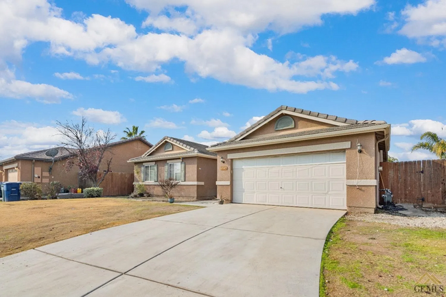 Beautiful Home in SW Bakersfield - Beautiful Home in SW Bakersfield