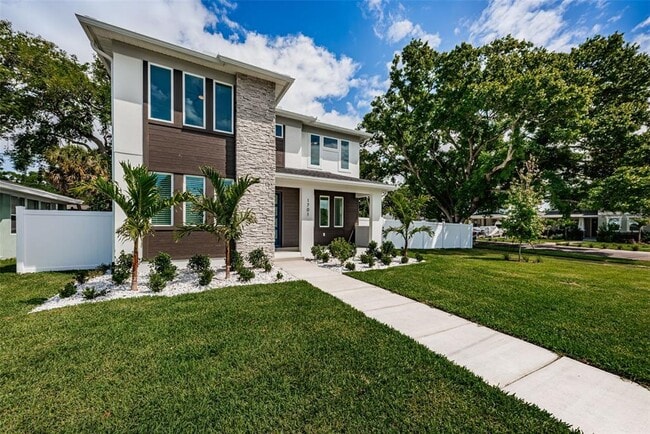 Photo - 1701 25th Ave N