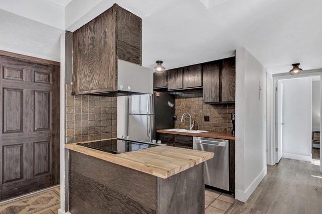 Photo - 1901 Clear Creek Dr Unidad Silver Queen Condos