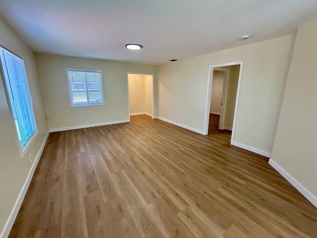Photo - 1254 Lillian Ave