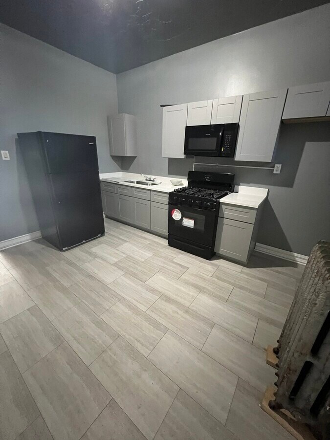 Photo - 66 E 50th St