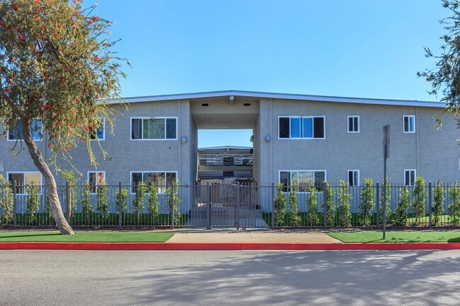 The Century Village (9910 S Village Dr) - The Century Village (9910 S Village Dr) Apartamentos