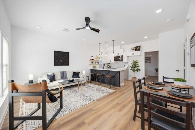Photo - 7944 Fields St
