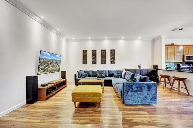 Building Photo - 6555 Via Regina