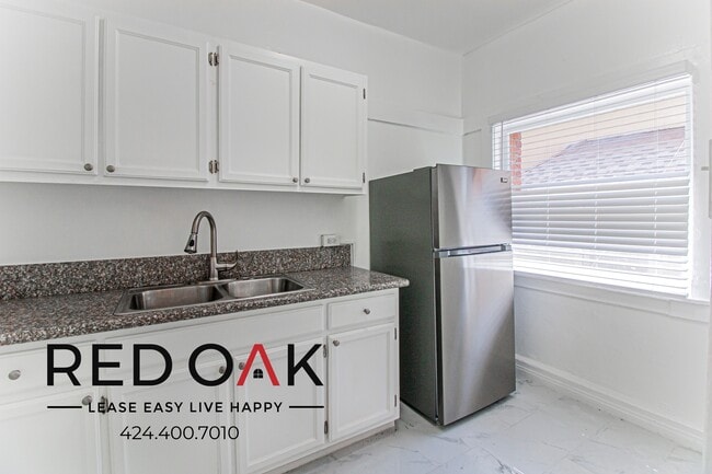 Photo - 915 Grattan St Unit 202