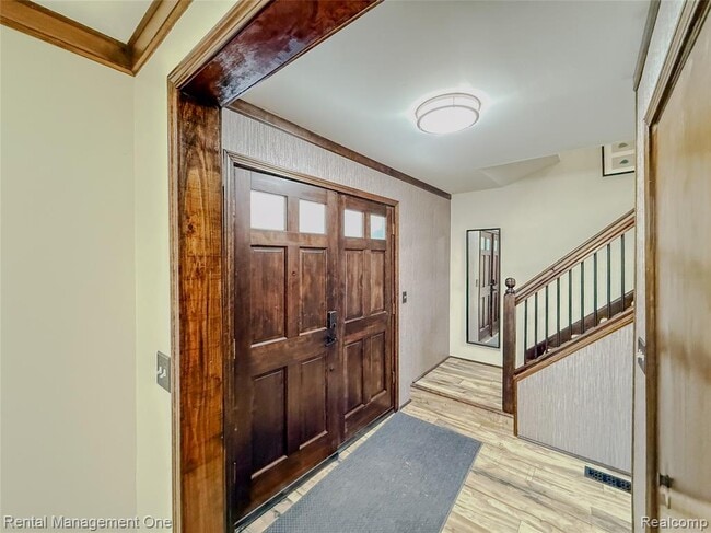 Photo - 174 Lange Ave