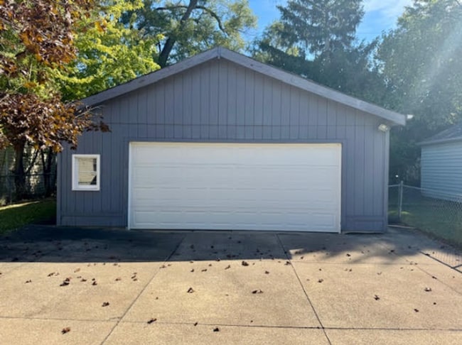 Photo - Single Family Home 3 beds 2 bath Available Now!