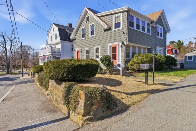 31 High St Unit 1