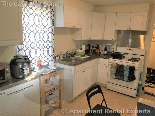 Building Photo - 57 Cedar St Unit #2