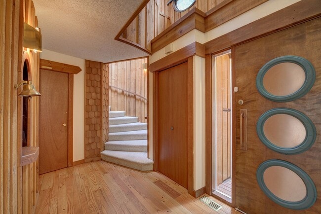 Photo - 3bd/2.5ba Edmonds Home