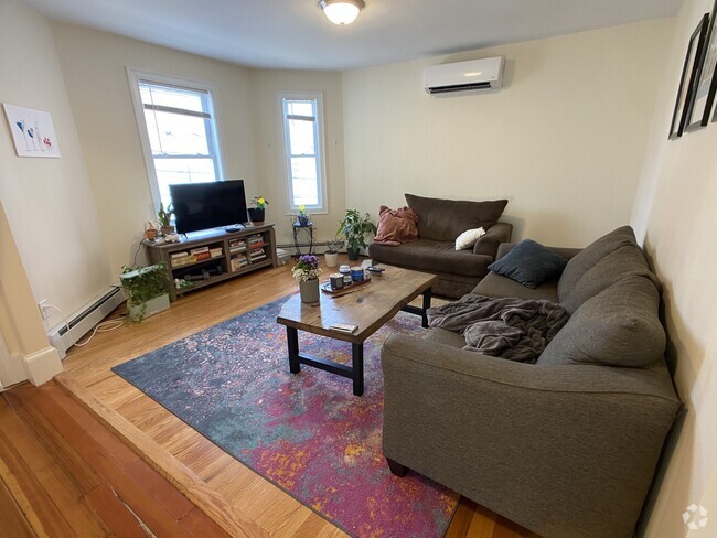 Building Photo - 6 Nashua St Unit 2 Rental