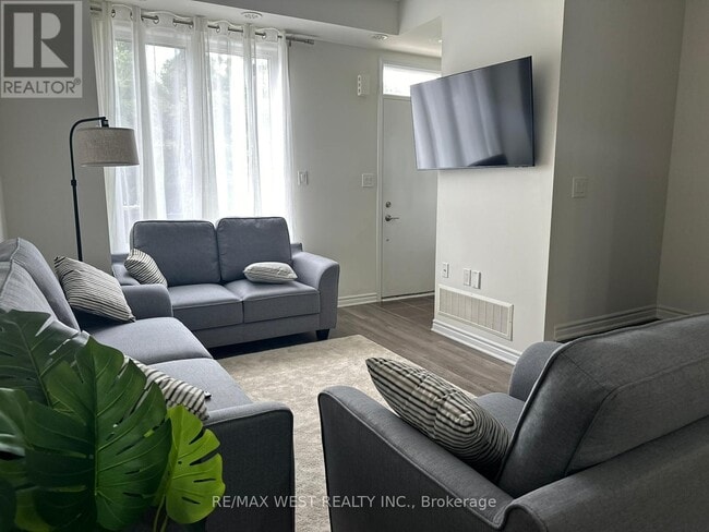 Photo - 25 Heron Park Pl