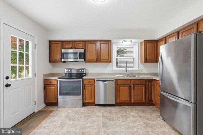 Photo - 405 Willow Lawn Dr