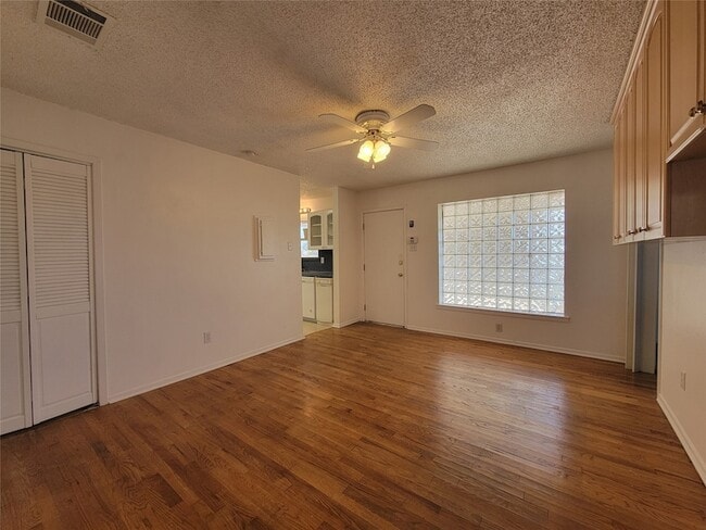 Photo - 3820 Modlin St