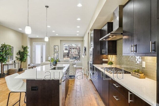 Photo - 5438 Valentia St