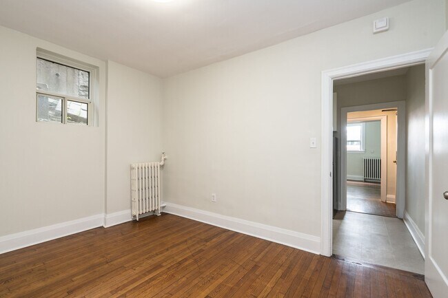 Photo - 1 Claude Ave