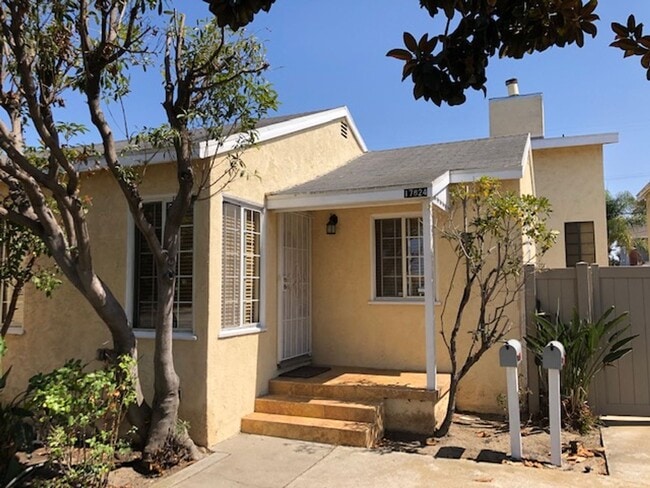 Building Photo - CRENSHAW 17024-17026 Unit 17024